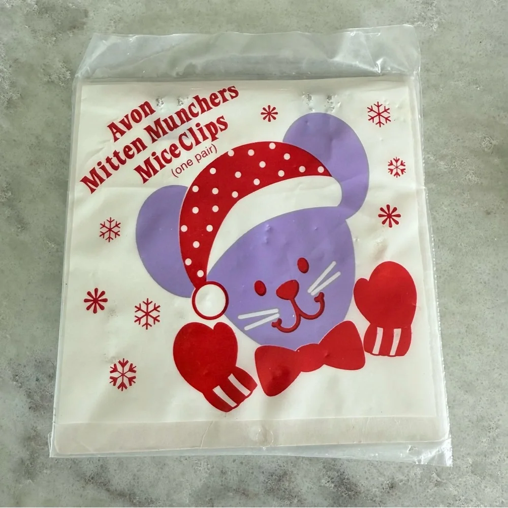 Vintage 1992 Avon Mouse Mittens Clips for children NWT